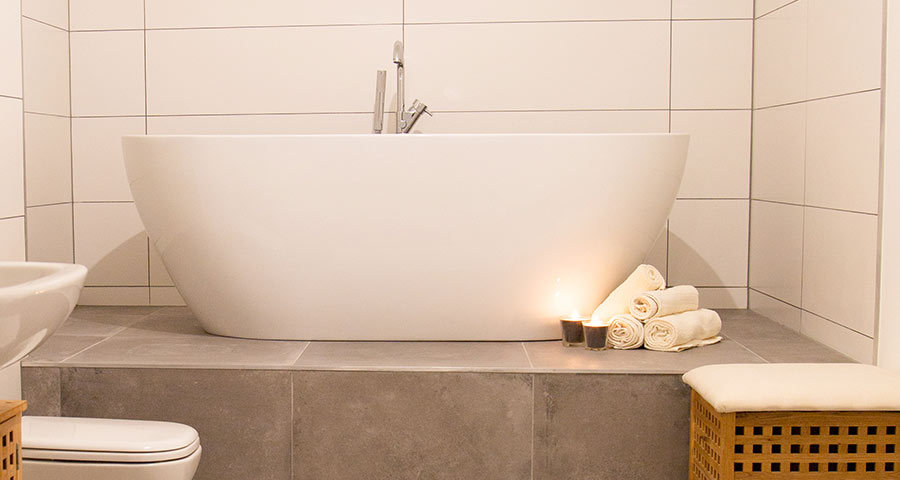 Das Bad – ein Schmuckstück mit freistehender Badewanne